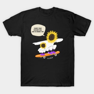 father and son (skateboard) T-Shirt